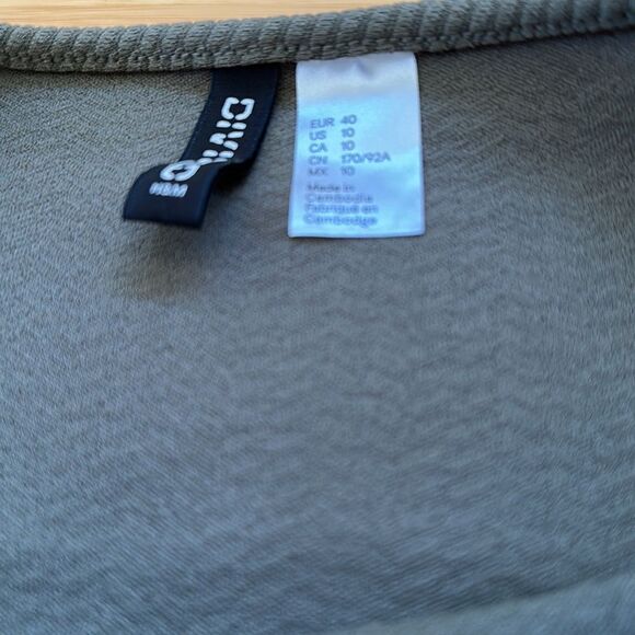 NWOT-H&M DIVIDED OLIVE FLARE DRESS - Picture 6 of 6